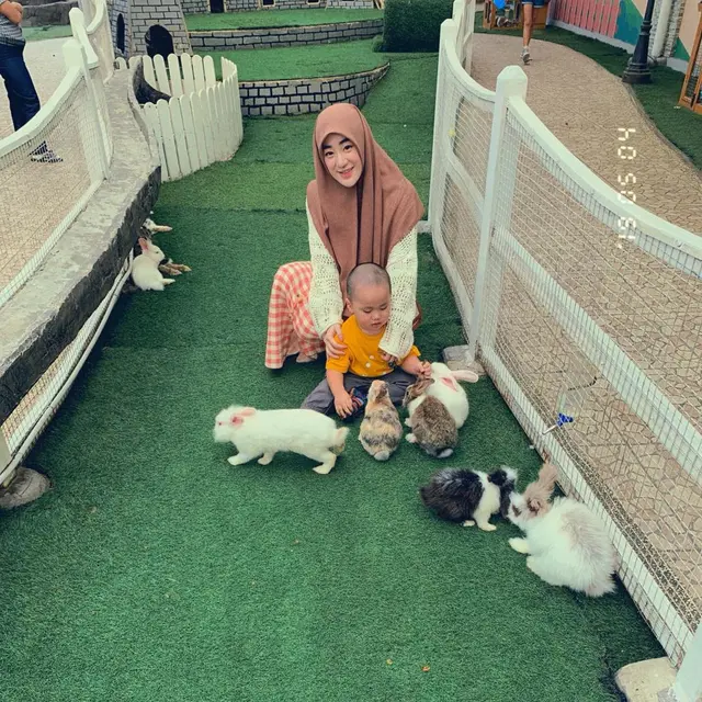 Jadi Single Mother, Ini 6 Potret Kebersamaan Larissa Chou dan Buah Hatinya. (Sumber: Instagram/larissachou)