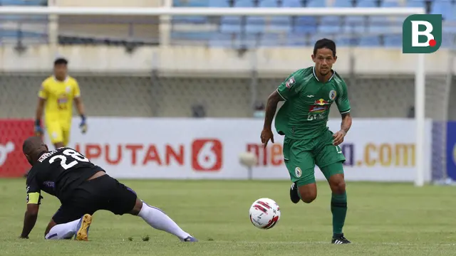 FOTO: Gol Nicolas Velez Sementara Bawa PS Sleman Ungguli Persik Kediri 1-0 - Irfan Bachdim