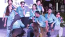 Aksi para pemain dan kreator Home Sweet Loan The Musical tampil luwes dan menghibur saat membawakan POPSICAL: Mini Pop Up Show di Taman Literasi Martha Tiahahu, Jakarta. (KLY/Budy Santoso)