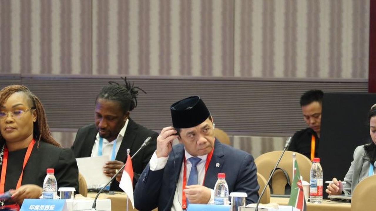 Kritik Program Pemerintah: Wamendes Riza Patria Sebut Bagian dari Demokrasi