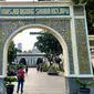 Gerbang Utama Masjid Agung Sunda Kelapa, Menteng, Jakarta Pusat. (Dok. Liputan6.com/Dyra Daniera)