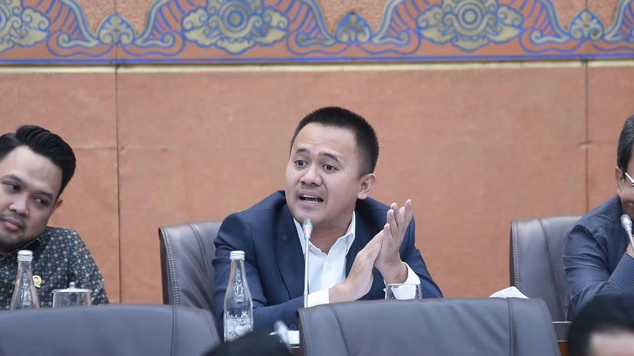 VIDEO: Lantang! Mufti PDIP Minta DPR Panggil Ahok, Jadi Momentum Bersih-Bersih Pertamina