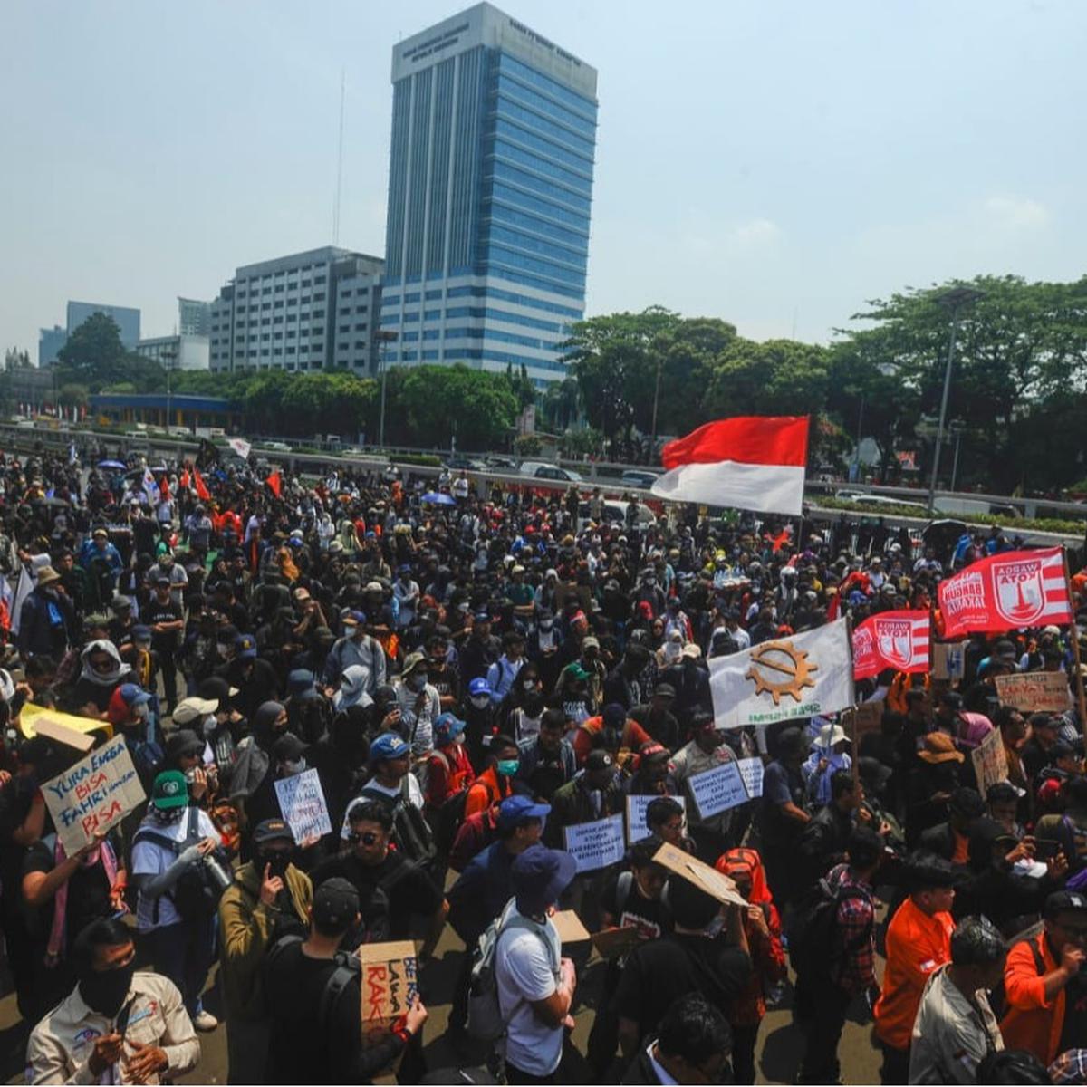 Demo tolak revisi UU Pilkada di Gedung DPR