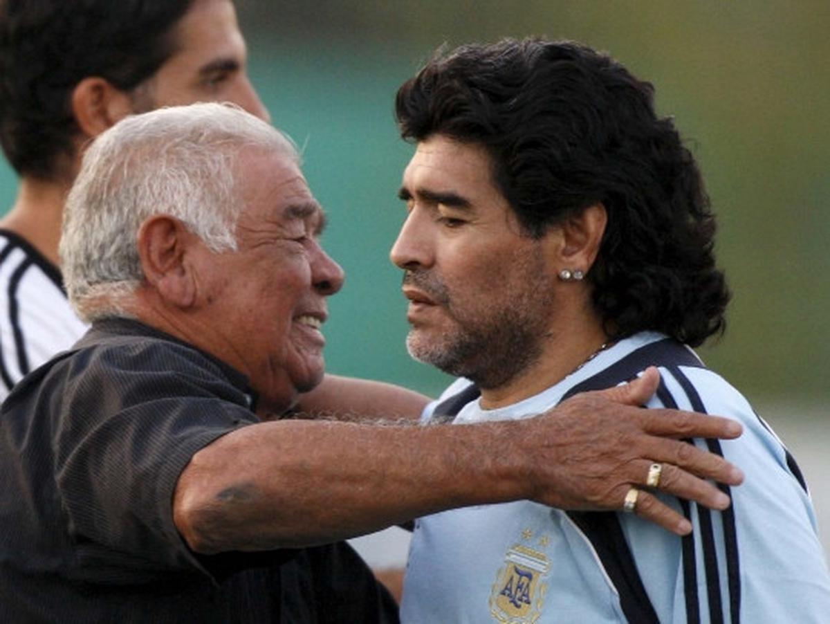 Mengenang keakraban Diego Maradona bersama sang ayah
