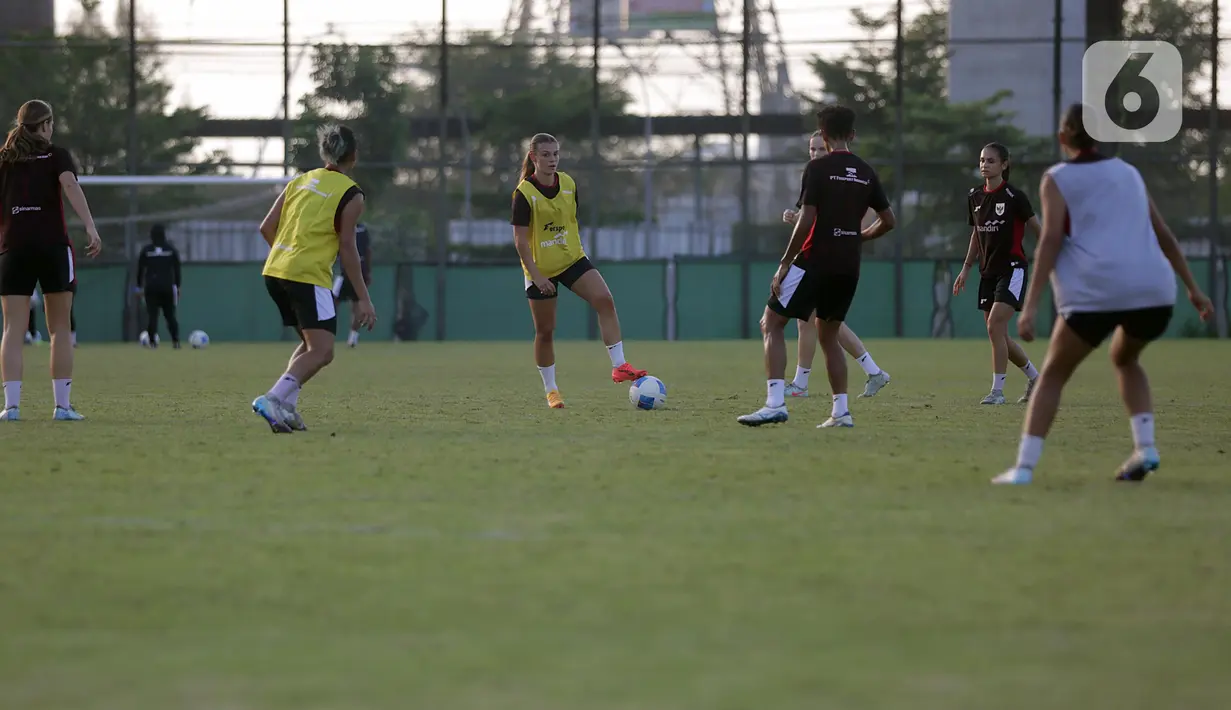 Timnas Putri Indonesia ditarget lolos ke Piala Asia dan selanjutnya berusaha lolos ke Piala Dunia. (Liputan6.com/Helmi Fithriansyah)