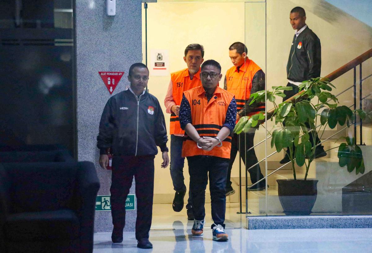 FOTO: KPK Tahan Tiga Tersangka Baru Kasus Korupsi Pembangunan RSUD Kolaka Timur