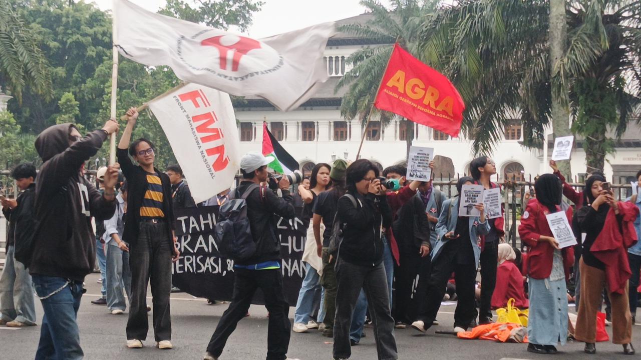 Demo Setahun Prabowo-Gibran di Bandung, Mahasiswa Keracunan MBG hingga Janji 19 Lapangan Kerja
