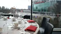 Salah satu sudut Cafe Football memperlihatkan Old Trafford Stadium, Manchester. (dok. Manchester Evening News)
