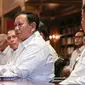 Ketua Umum DPP Partai Gerindra, Prabowo Subianto menerima kunjungan Ketua Dewan Pertimbangan Presiden (Wantimpres), Jenderal TNI (Purn) Wirantodi Hambalang, Bogor, Jawa Barat, Senin (1/5/2023). (Liputan6.com/Faizal Fanani)