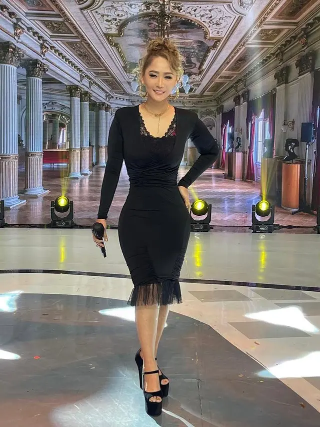 8 Penampilan Terbaru Inul Daratista dalam Balutan Dress, Perlihatkan Pinggang yang Makin Ramping