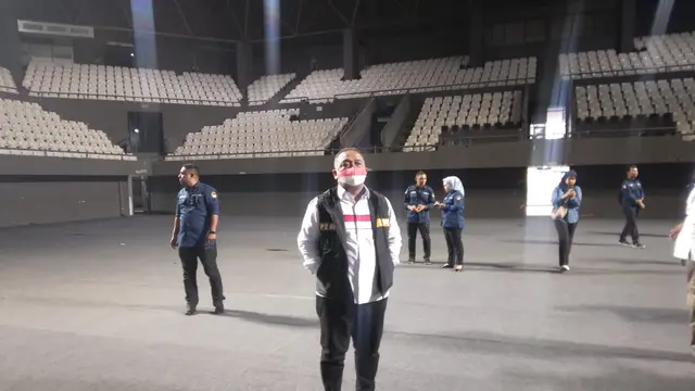 Kepala Badan Perlindungan Pekerja Migran Indonesia (BP2MI) Benny Rhamdani meninjau persiapan lokasi untuk pelaksanaan memperingati Hari Migran Day Internasional.