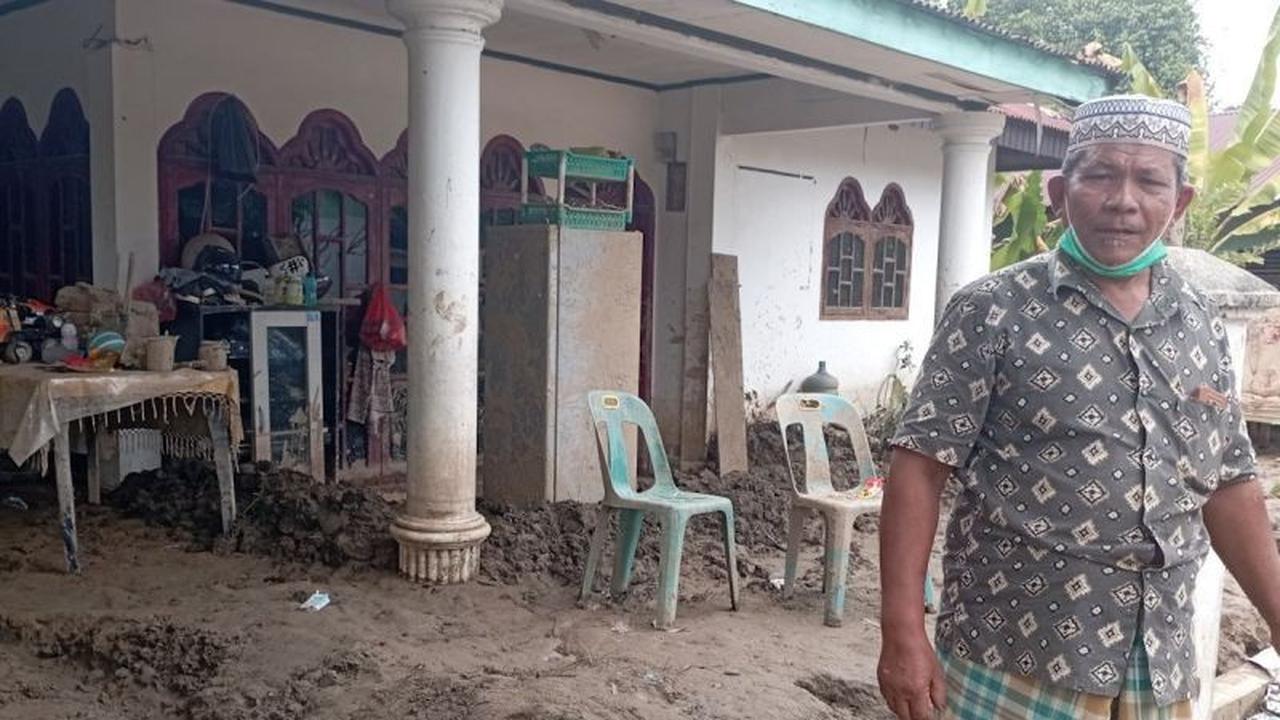 Korban Banjir Pidie Jaya Merana, Desak Bantuan Alat Pembersih Lumpur