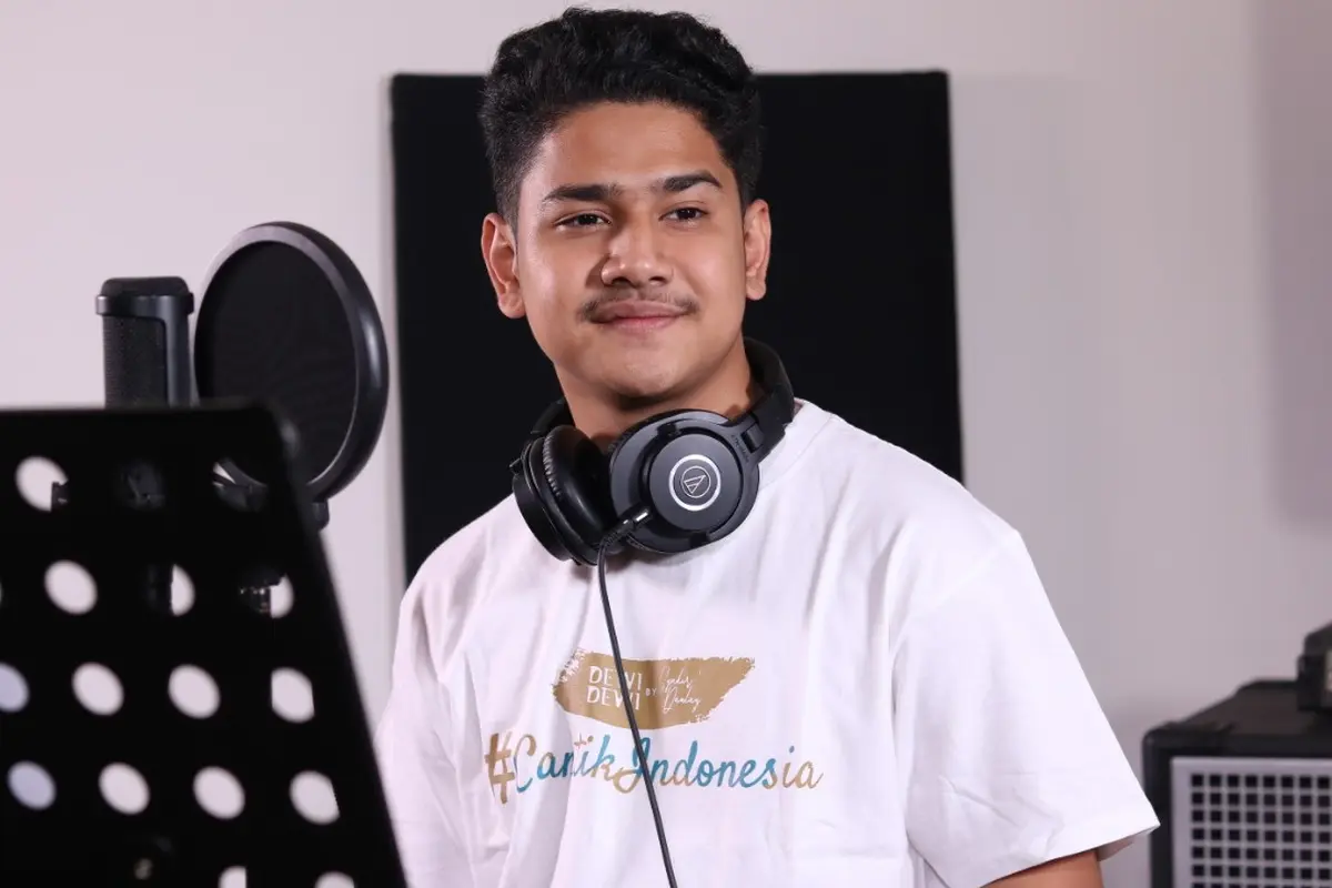 Syakir Daulay Mengekstrak Daun Kumis Kucing Jadi Produk Pencerah Kulit