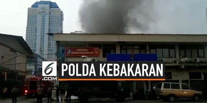 VIDEO: Detik-Detik Gudang Logistik Polda Metro Jaya Terbakar