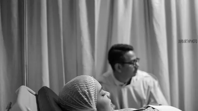 7 Potret Bahagia Fitri Tropica Lahiran Ditemani Suami, Usai 5 Tahun Penantian