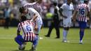 Ekspresi kecewa pemain Atletico Madrid, Koke (kiri) setelah laga Grup B Piala Dunia Antarklub 2025 melawan Botafogo yang berlangsung di Rose Bowl stadium, Los Angeles, Amerika Serikat, Selasa (24/06/2025). (AP Photo/Gregory Bull)