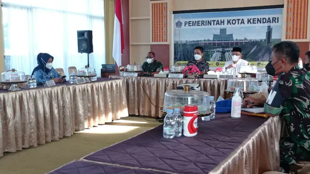 Rapat koordinasi Forkompinda di Kota Kendari terkait penyelesaian kerusuhan antar kelompok warga.(Liputan6.com/Ahmad Akbar Fua)