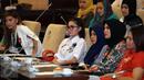Sejumlah pekerja seni hadir dalam Sosialisasi 4 Pilar di Komplek Parlemen Senayan, Jakarta, (7/4). Sosialisasi 4 pilar ini di gagas oleh fraksi PKB mengajak serta para pekerja seni.(Liputan6.com/JohanTallo)
