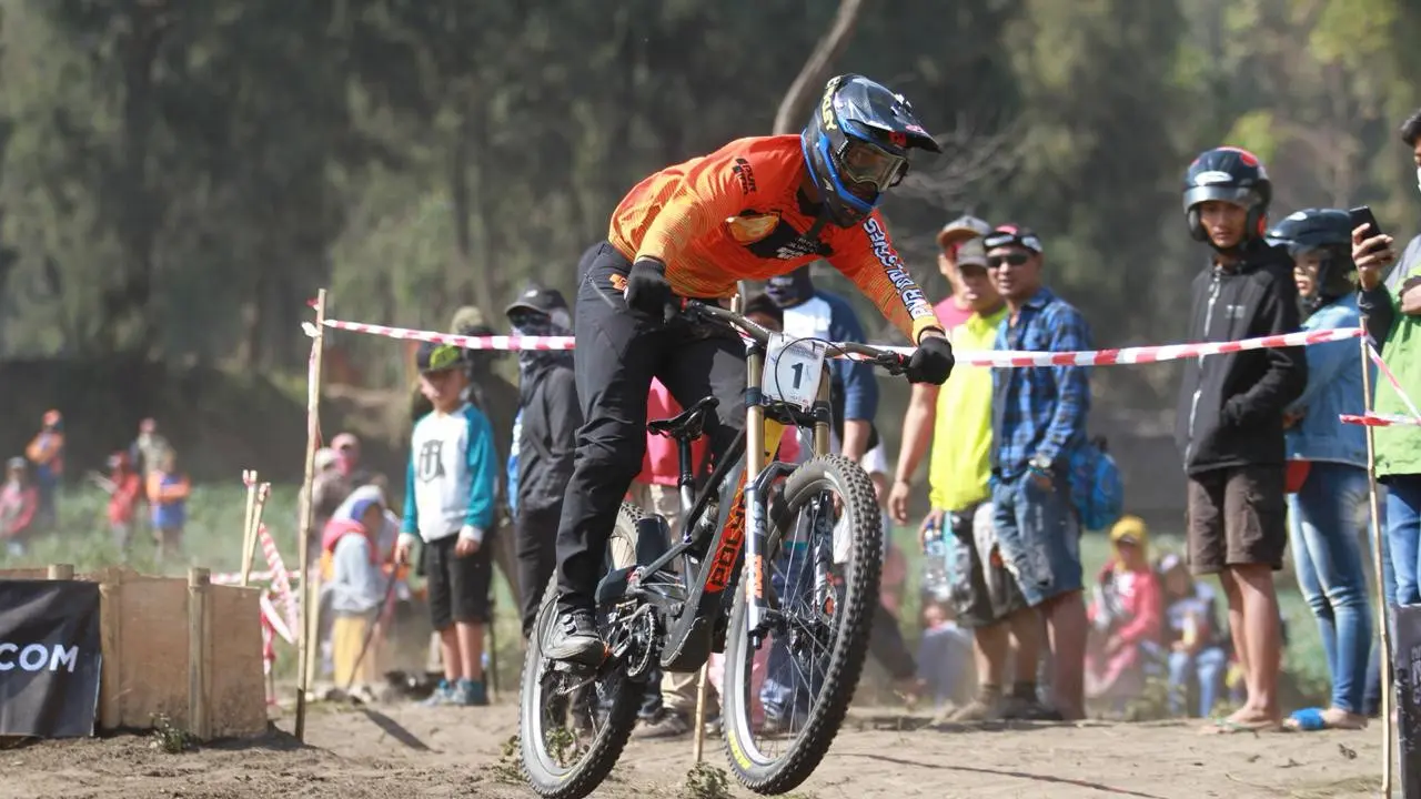 Abdul Hakim - 76 Indonesian Downhill