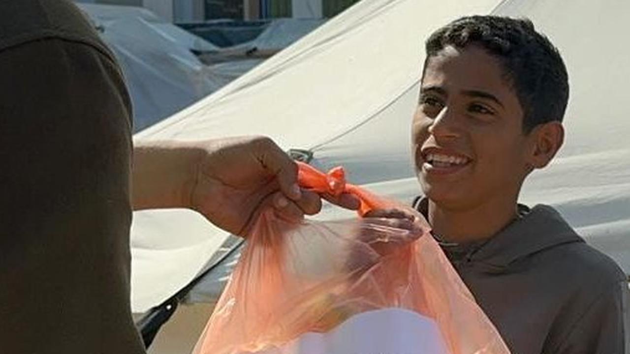 PMI Kembali Distribusikan Paket Kebersihan ke Pengungsi di Afara Gaza
