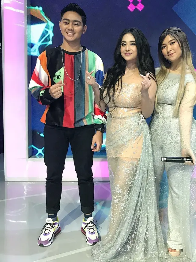 Mulai Go Public, Ini 6 Momen Manis Lebby Wilayati dan Marvin Teguh