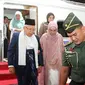 Wakil Presiden Ma'ruf Amin tiba di Stasiun Cirebon menggunakan kereta api luar biasa VVIP. (Istimewa)