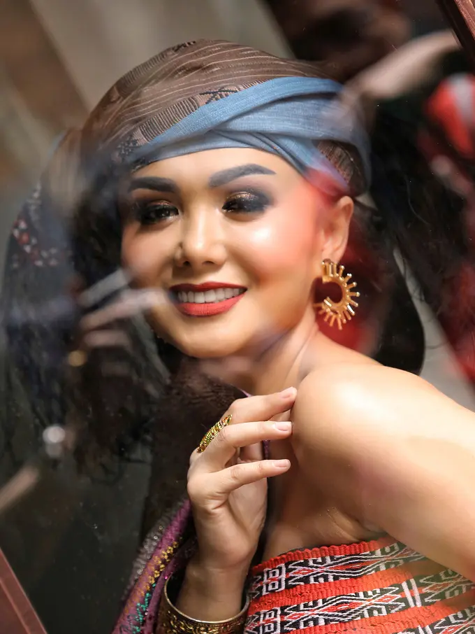 [Bintang] Yuni Shara Ulos