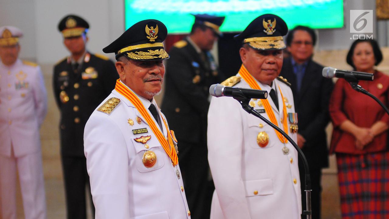 Jokowi Lantik Gubernur dan Wagub Terpilih Maluku Utara di Istana
