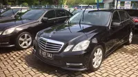 Mercedes-Benz yang sempat disewa rombongan Raja Salman dijual. (Herdi/Liputan6.com)