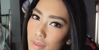 Karis  Alika Islamadina atau Alika Islamadina lahir di Sydne, Australia, 24 Juni 1994.  Alika Sempat meraih  penghargaan bersama Elfa’s Music Choir. (via instagram@alikaislamadina/Bintang.com)