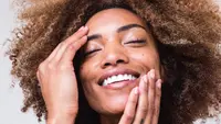 Face Yoga Jadi Solusi Wajah Kencang Alami atau Hanya Mitos Kecantikan?