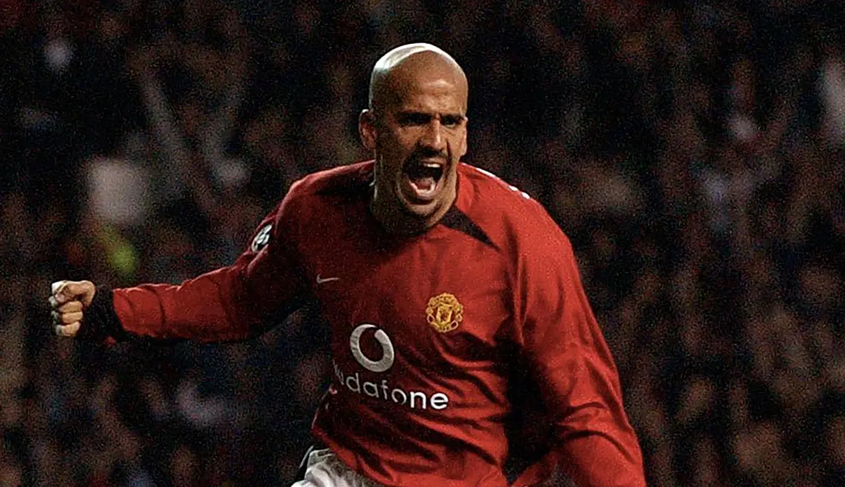 5. Juan Sebastian Veron (42,60 juta euro) - Juan Sebastian Veron secara mengejutkan bergabung ke Manchester United pada tahun 2001. Manchester United mengeluarkan dana mencapai 42,60 juta euro demi mendatangkan Veron dari Lazio. (AFP/Paul Barker)