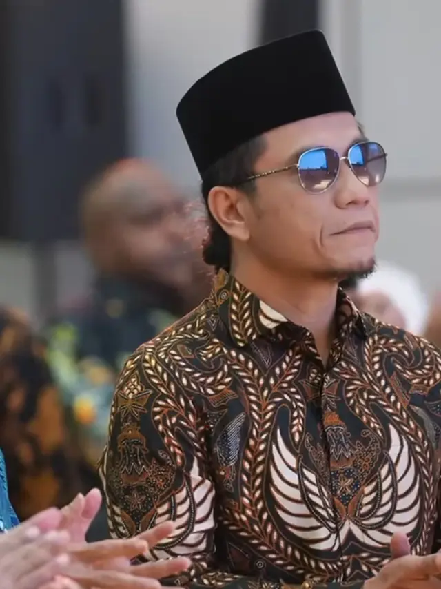 Rincian gaji dan tunangan Gus Miftah sebagai Utusan Khusus Presiden (credit: https://www.instagram.com/zitaanjani/).