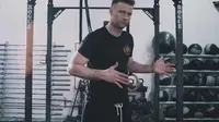 Video Kocaknya Dansa Kiper Timnas Polandia, Artur Boruc