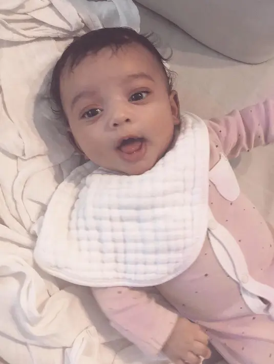 "North dan Saint suka pergi ke taman untuk makan saat siang hari. Saat itu ia bisa fokus merawat Chi," jelas sumber. (instagram/kimkardashian)