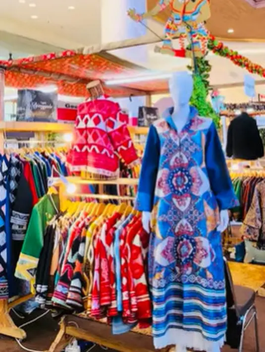  instagram.com/djenggala.batik)