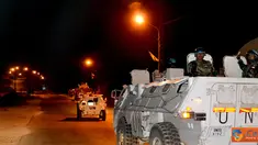 Citizen6, Lebanon: Indobatt menurunkan satu tim patroli dari Kompi Dragon berkekuatan 9 personel dengan dua kendaraan tempur jenis Anoa. Kegiatan patroli diawali dengan kordinasi singkat oleh Komandan Tim. (Pengirim: Badarudin Bakri)