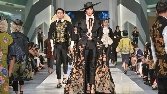 Desainer ASEAN dan Tanah AIr Unjuk Kebolehan di Ciputra World Fashion Week 2018