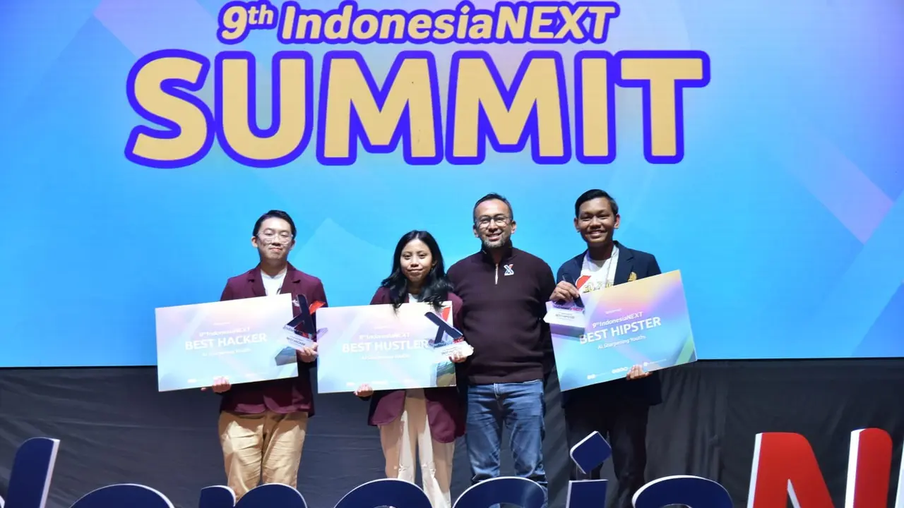 VP Corporate Communications & Social Responsibility Telkomsel, Abdullah Fahmi, di ajang IndonesiaNEXT Summit. Credit: Telkomsel