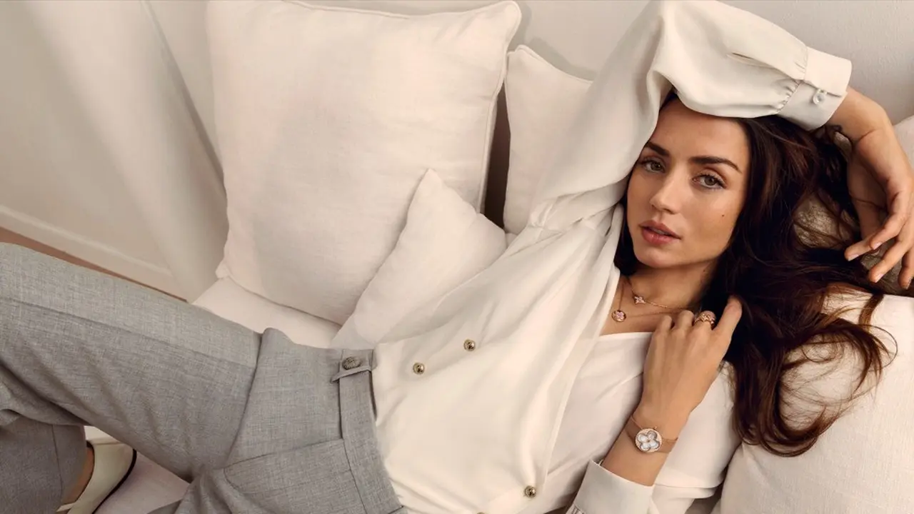 Louis Vuitton Color Blossom Watch Debut, Jam Tangan Perhiasan Mewah yang Dibintangi Ana de Armas