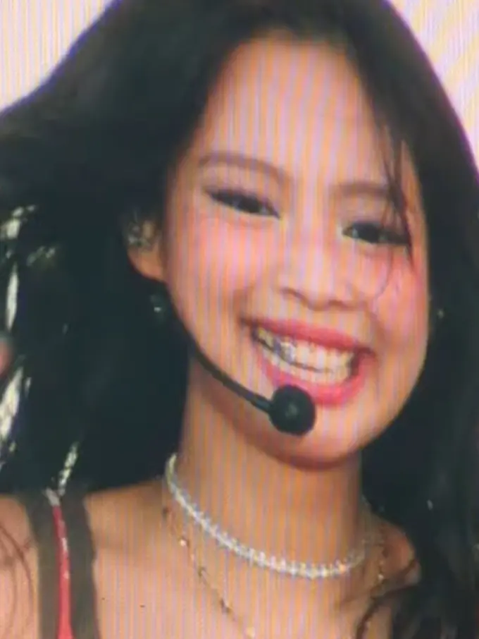Jennie BLACKPINK Tampil Memukau di Governors Ball 2026