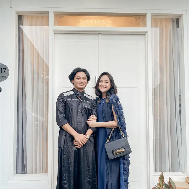 Pamer Foto Bak Lamaran, Ini 6 Potret Manis Salshabilla Adriani dan Yusuf Mahardika