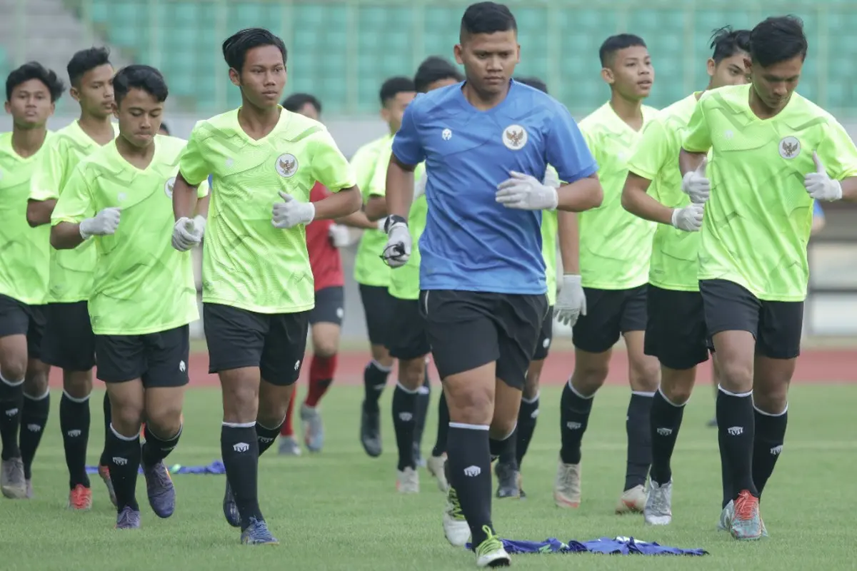 Timnas Indonesia U-16 memulai pemusatan latihan di Stadion Patriot Candrabhaga, Bekasi, Senin (6/7/2020).