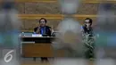Menko Kemaritiman, Rizal Ramli (kiri) memberikan keterangan di BPPT, Jakarta, Kamis, (12/11). Sebanyak 30 orang delegasi dari 27 perusahaan mendiskusikan topik - topik Implementasi paket - paket kebijakan Pemerintah. (Liputan6.com/Johan Tallo)