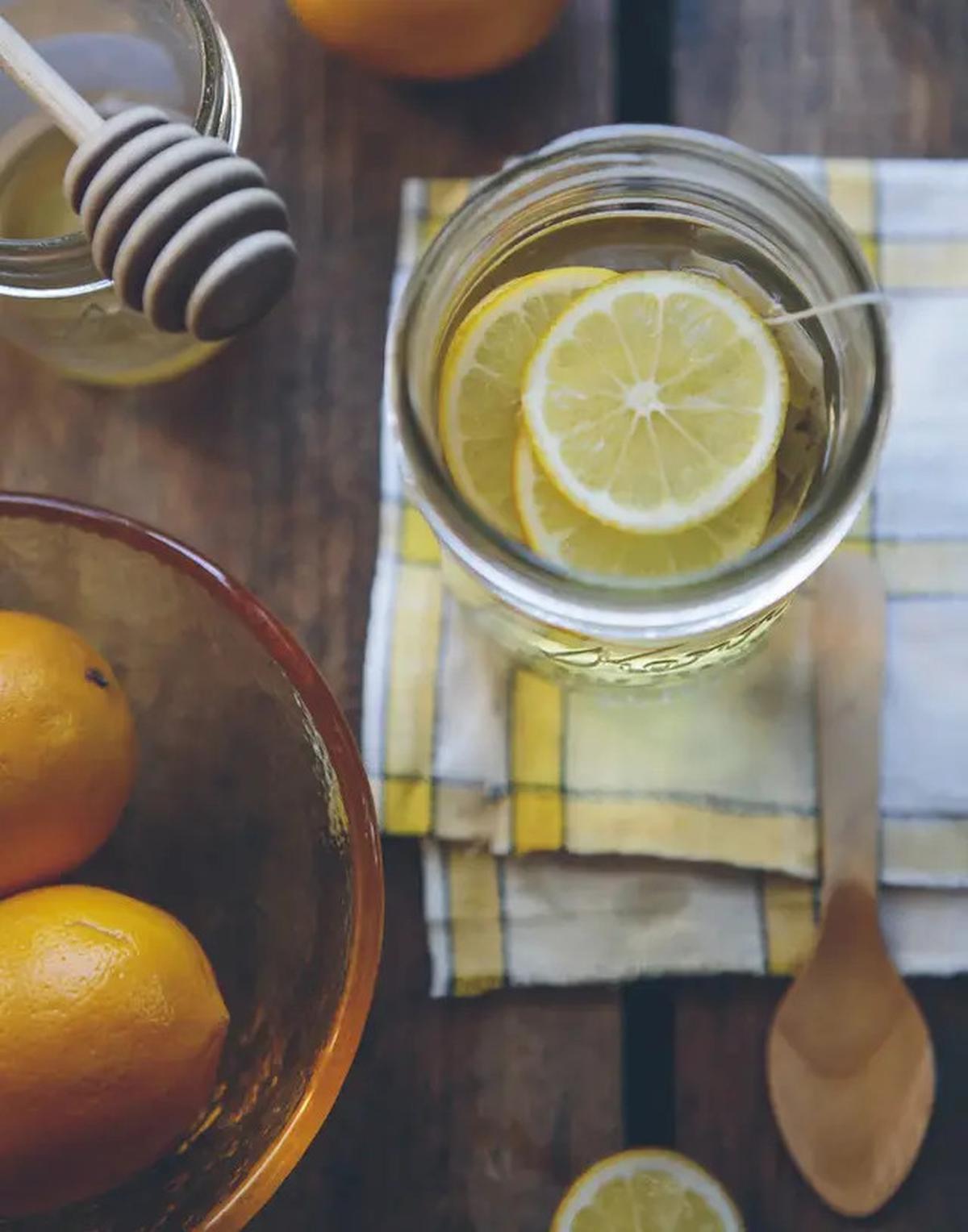 7 Bahan Alami untuk Cerahkan Siku dan Lutut, Wajib Dicoba Sendiri