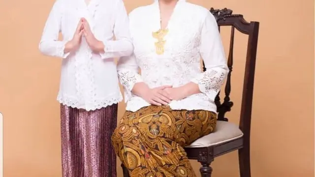 Nafa Urbach Berkebaya, Bak Kembang Desa