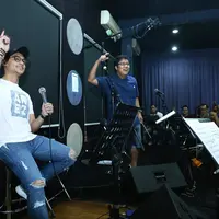 Penyanyi solo Afgan Syahreza menjadi salah satu penampil dalam malam puncak HUT SCTV ke-26, yang disiarkan langsung dari Istora Senayan, Jakarta pada 24 Agustus, mulai pukul 19.00 WIB. (Galih W. Satria/Bintang.com)