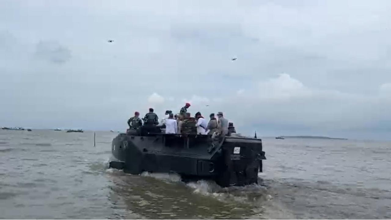 tni bongkar pagar laut