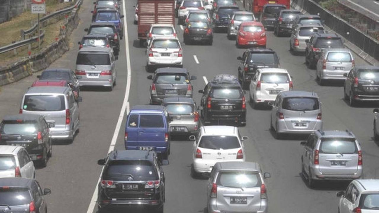 Libur Lebaran, Tol Jagorawi arah Puncak macet parah hingga 20 km