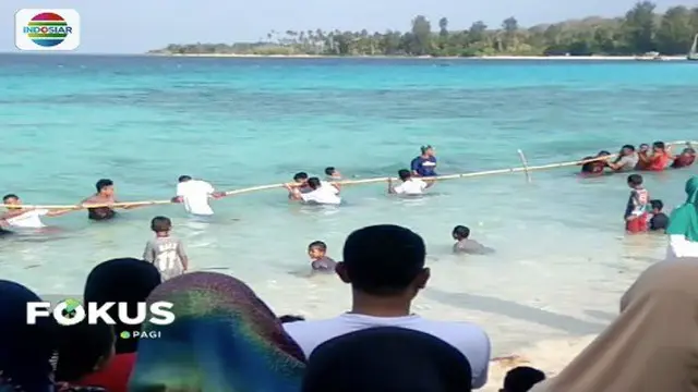 Kemeriahan Festival Pulau Buru Maluku, Emak-Emak Lomba Aduk Sagu